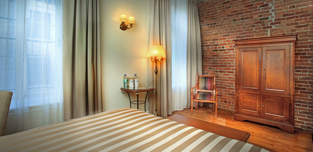 Hotel Bonaparte Montréal Buitenkant foto