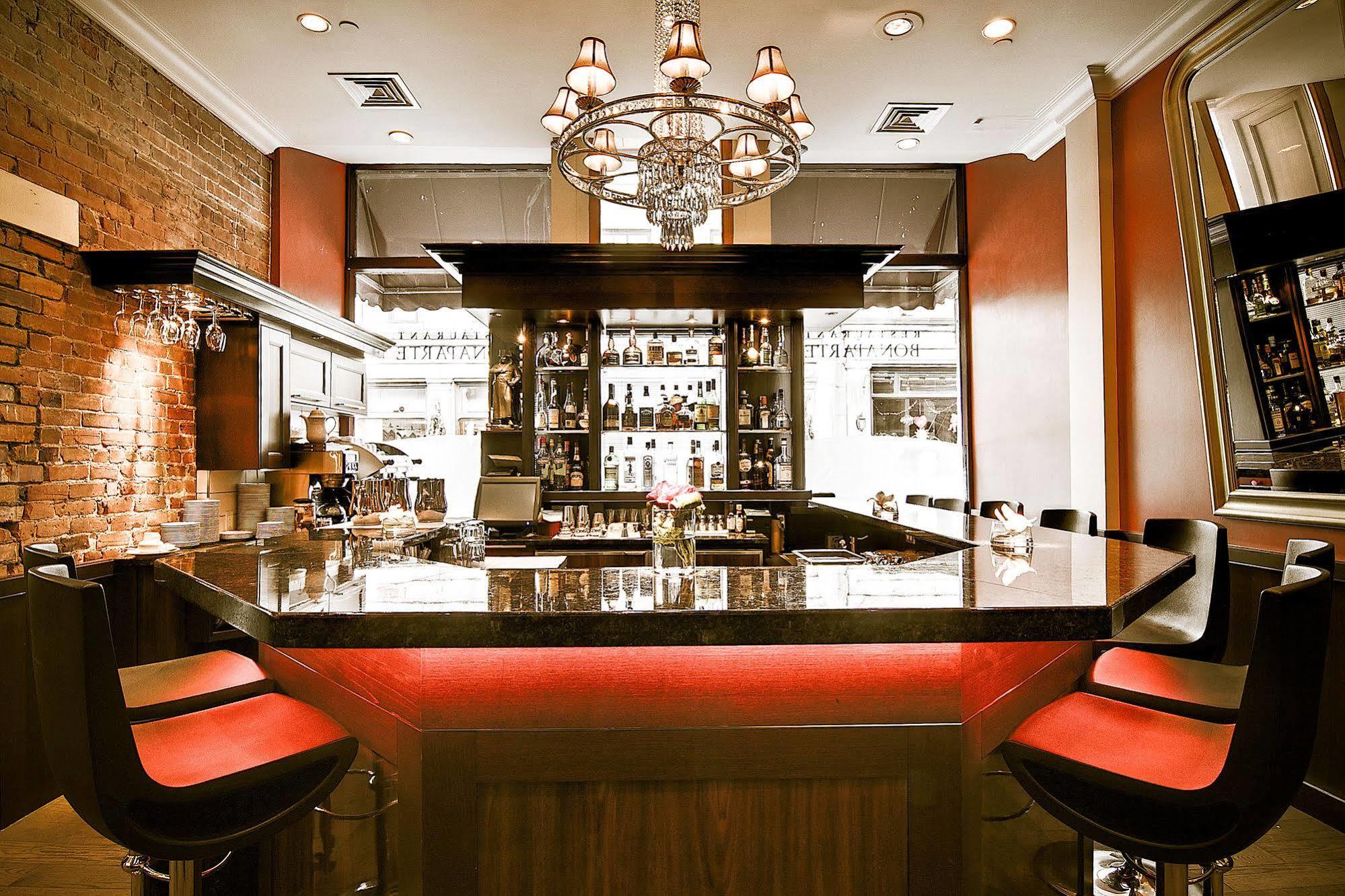 Hotel Bonaparte Montréal Buitenkant foto